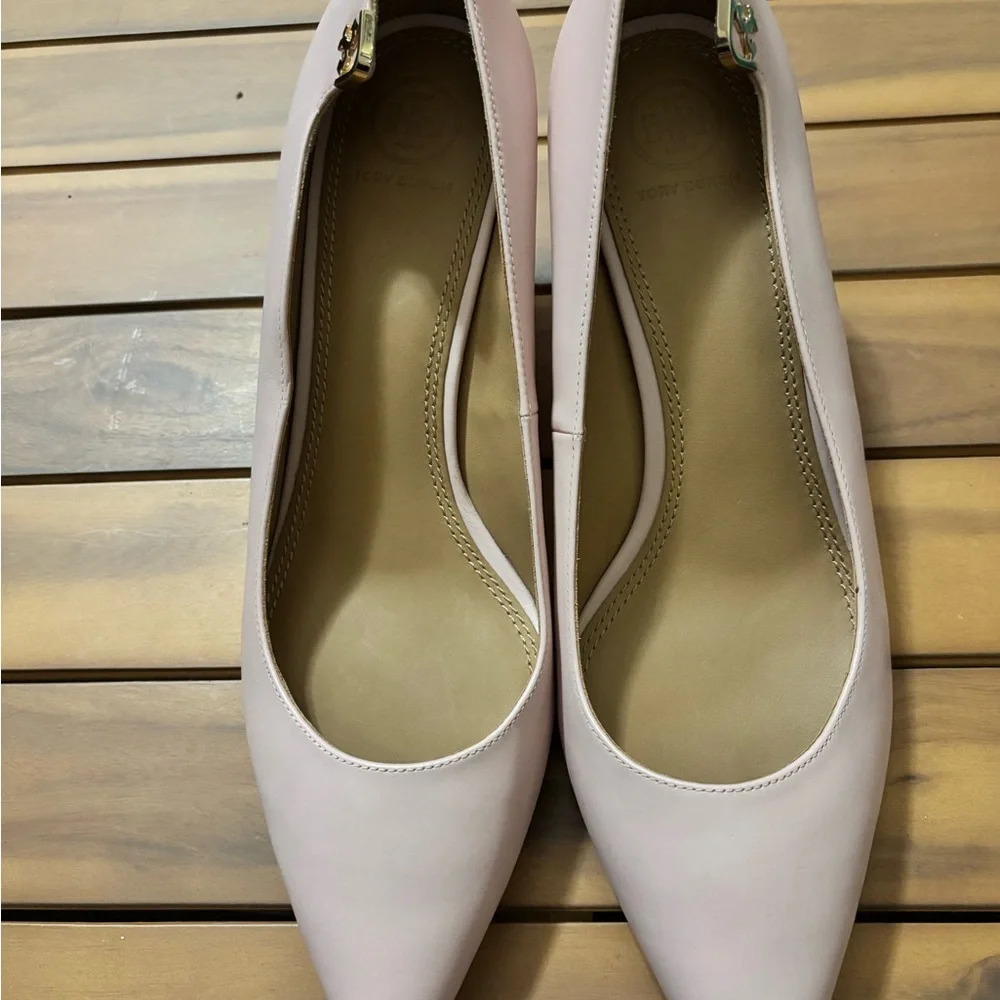 Tory Burch Soft Pink Women's kitten heel pump - Picture 1 of 4